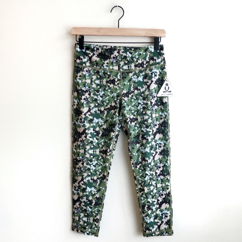 PHAT BUDDHA Pixelated Camo Capri Leggings